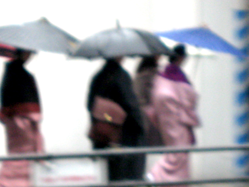 Tokyo-Japan-City Guide-Women in Kimono-Photo Mademoiselle Le K-copyright 2014