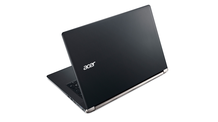 Acer-Aspire-New Nitro Black-1-Blog Mademoiselle Le K-copyright 2014