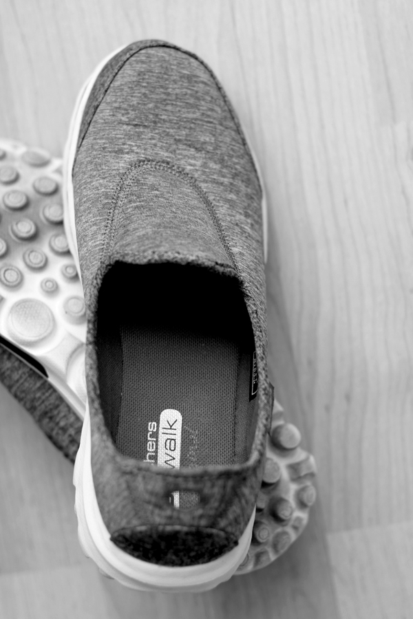 Skechers-Go WalkSlip-on-Sneakers-2-Photo Mademoiselle Le K-copyright 2014
