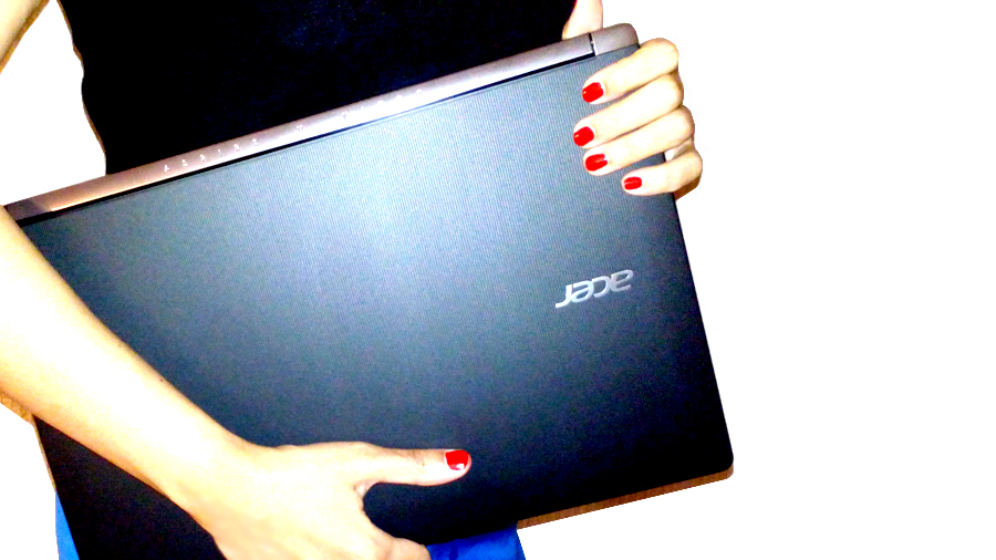 Acer-Aspire-V-15-Nitro-Black-Edition-Laptop-2-Photo ©Mademoiselle Le K