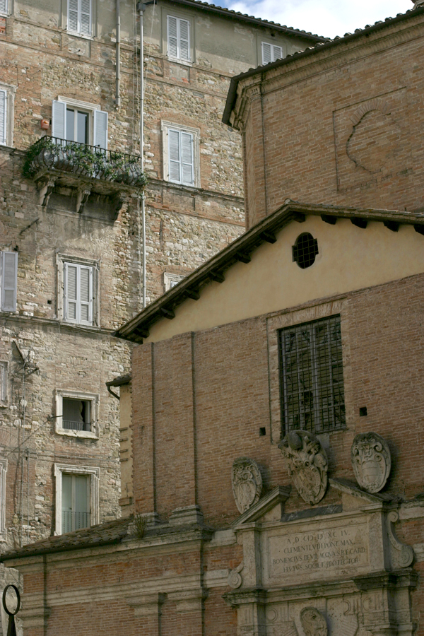 Umbria-Italy-Perugia-In-Front-of-Casa-Museo-Sorbello-2-Photo ©Mademoiselle Le K