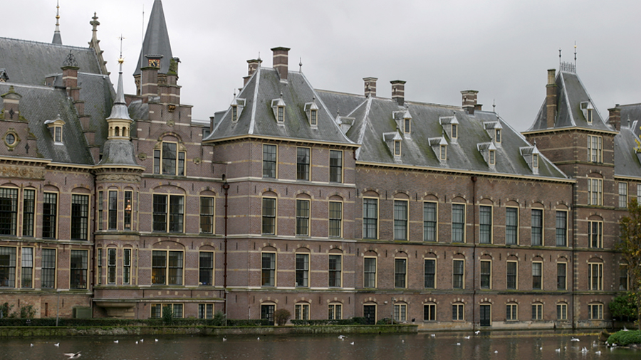 Netherlands-The-Hague-Dutch-Parliament-Staten-Generaal-Binnenhof-1-Photo ©Mademoiselle Le K