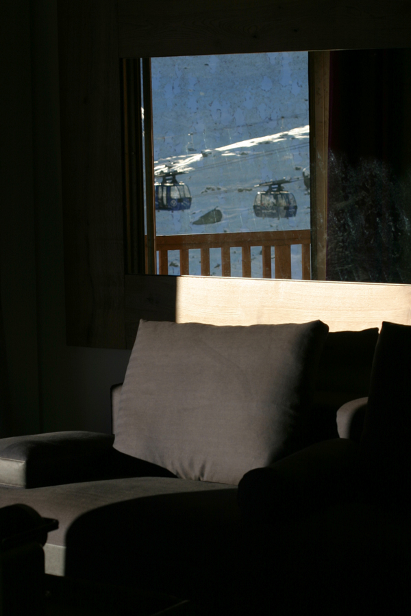 Val-Thorens-France-Pashmina-Hotel-Ski-Resort-Small-Luxury-Hotel-of-the-World-Opening-Room-With-A-Mountain-View-Photo ©Mademoiselle Le K