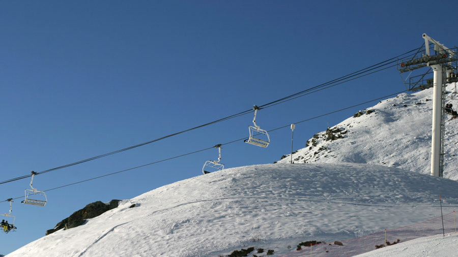 Val-Thorens-France-Snowmobile-Ski-Slopes-Motoneige-Pistes-de-Ski-5-Photo ©Mademoiselle Le K