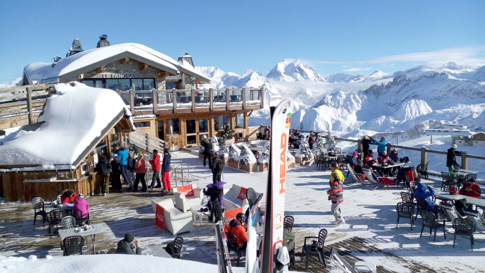 France-Courchevel-Ski-Resort-Le-Panoramic-Altitude-Restautant-4-Photo ©Mademoiselle Le K